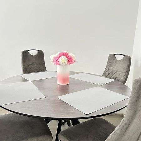 Charming Apartment Wina Bagian luar foto